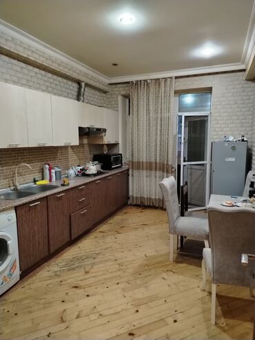 посуточная аренда квартир: Otaq yoldaşı axtarılır 1 nəfər bəy ayrıca otaq verilir, komunallar