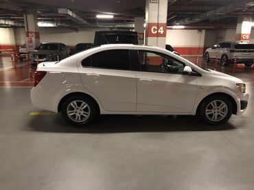 Chevrolet: Chevrolet Aveo: 1.4 l | 2012 il 290000 km Sedan — 21