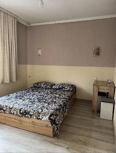 Посуточная аренда квартир: 1 комната, Душевая кабина, Постельное белье, Парковка — 3