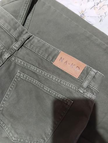 Pantalone: NA-KD ženske pantalone – maslinasto zelene, od organskog pamuka - — 2