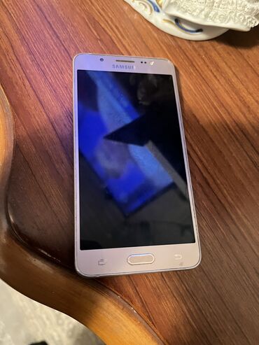 Samsung: Samsung Galaxy J5, 2 GB, rəng - Qızılı, İki sim kartlı