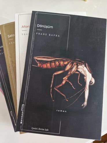 Bədii ədəbiyyat: Franz Kafka kitabları – Minöskül Kitap nəşri Paketdə olan əsərlər: - — 9