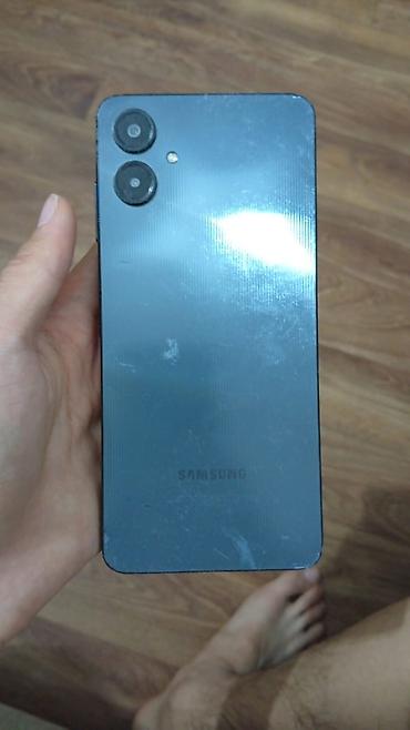 Samsung E780, Б/у, 4 ГБ, цвет - Серый, 2 SIM