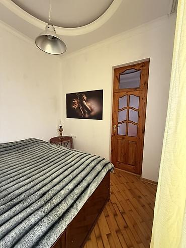 Günlük kirayə mənzillər: 3 otaqlı — 30