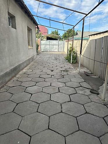 Продажа коттеджей и домов: Продается частный дом с участком. Основные характеристики: - Дом — 3