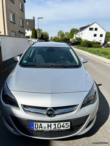 Opel Astra: 1.6 l | 2016 year | 193000 km. MPV
