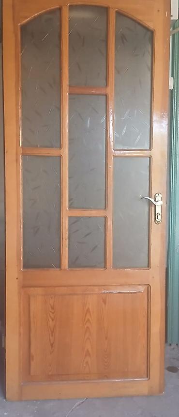 Двери и комплектующие: Şüşəli taxta qapı - Material: təbii ağac karkası, lak örtüklü. - — 1