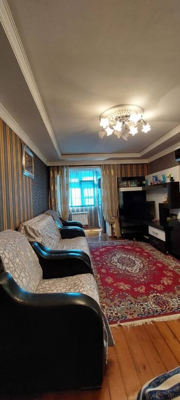 Uzunmüddətli kirayə mənzillər: Akim Abbasov kucesində bir otaqlı mənzil kirayə verilir. Tri Karonanan — 18