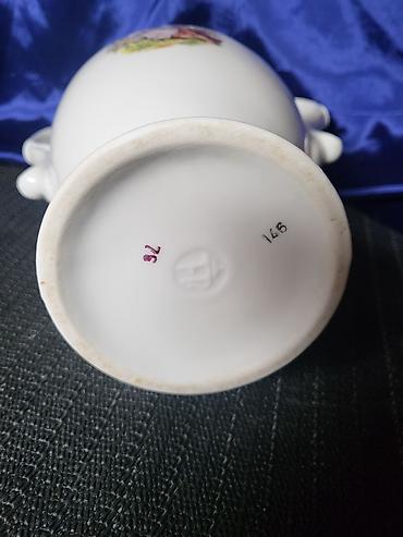 Ostali kućni dekor: Vaza 70te Zajecar porcelan. Vaza porcelanska perfektna,pozlata — 10