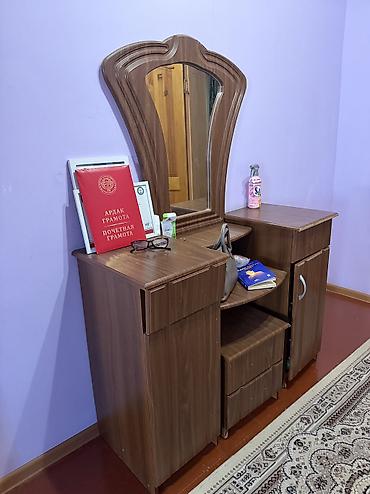 Комоды для одежды: Спальный гарнитур, Б/у, Двуспальная кровать, ДСП, Самовывоз, цвет - Коричневый — 2