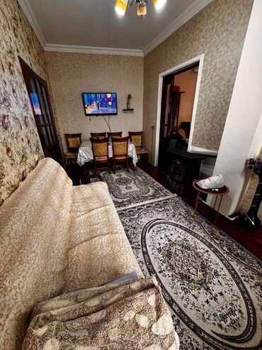 Həyət evləri və villaların satışı: 2 otaqlı, 1 kv. m, Orta təmir