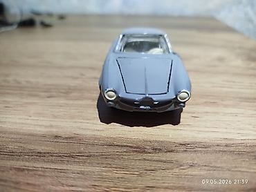 1 43 modelka: Masaüstü kolleksiya modeli – klassik kupe tipli metal oyuncaq — 3