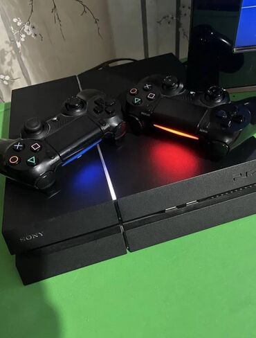PS4 (Sony Playstation 4): Sony playstation 4 500GB Ideal veziyyetdedir. Hec bir problemi yoxdur