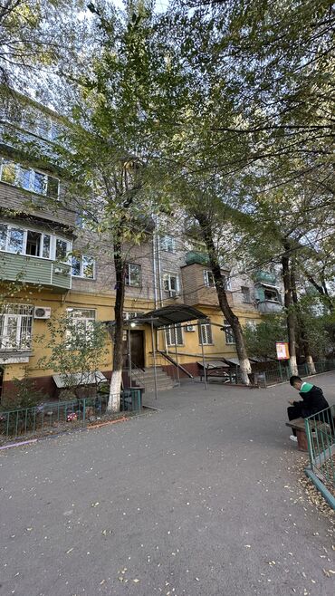 квартира аренда келечек: 1 бөлмө, 31 кв. м, Хрущевка, 4 кабат, Эски ремонт