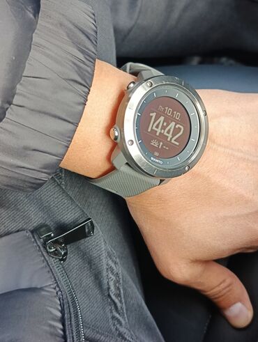 пониженный: SUUNTO Traverse Graphite мультиспортивные часы с GPS/GLONASS для