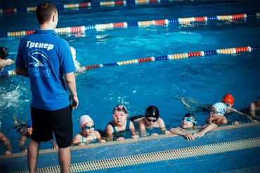 sumqayitda yeni is elanlari: Детский центр по плаванию 🏊Требуется тренер по плаванию для обучения