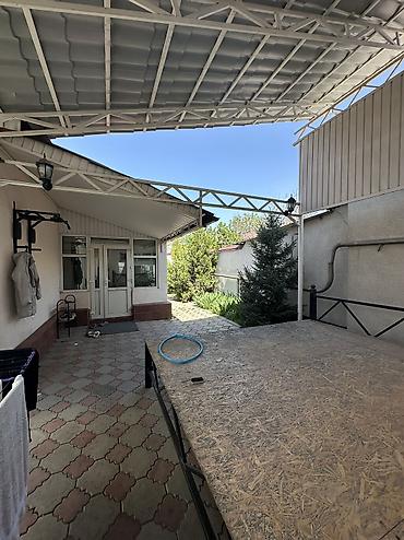 вознесеновка кара балта: 5 и более комнат, 200 м², 4 соток, Бишкек, 3 мкр Агентство недвижимости — 5
