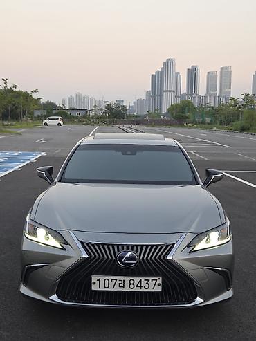 Другие детали салона: Lexus — центральная консоль и интерьер с премиальным функционалом — 13