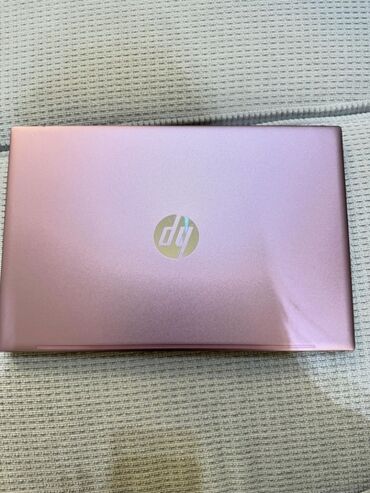 hp pavilion 17: Intel Core i3, 8 GB