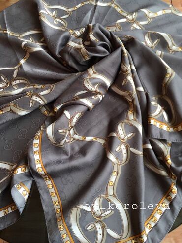 Baş geyimləri: Brend şərflərin və yaylıqların replikası, qiymətlər 25 manatdan — 6