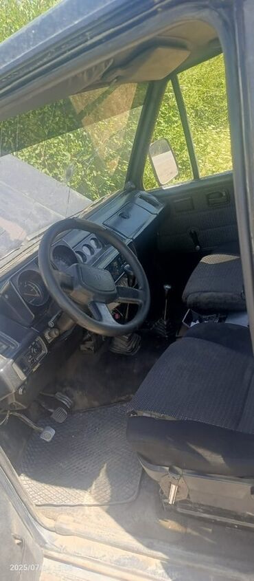 купить прицеп самосвальный для камаза бу: Полноприводный внедорожник с пятидверным кузовом, выполненный в