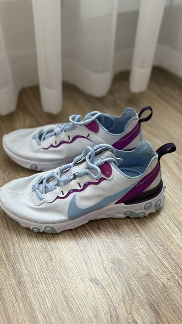 синие женские кроссовки: Кроссовкалар, 35, Nike, Колдонулган, түсү - Көгүлтүр, Акылуу жеткирүү, Өзү алып кетүү