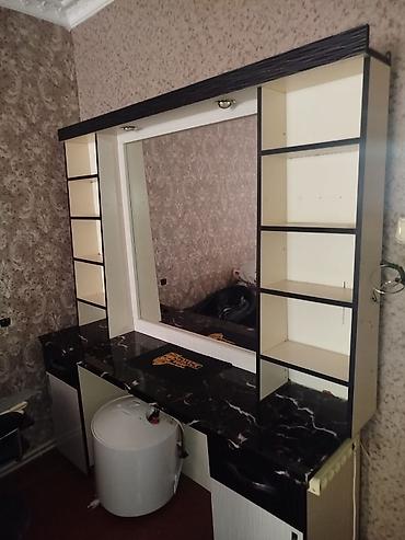 Salon masaları: Bərbər mebeli 250azn. 1 ay işlənib. Unvan Sumqayit Nigaz — 1