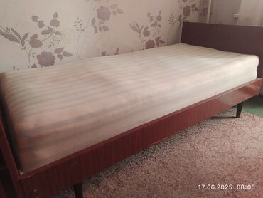 кровать односпальная с матрасом: Продаётся кровать