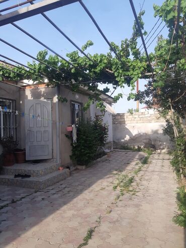 Həyət evləri və villaların satışı: Binəqədi qəs. 3 otaqlı, 110 kv. m, Kredit yoxdur, Yeni təmirli