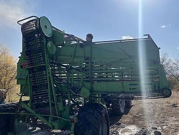 Кормоуборочные комбайны: Прицепной силосоуборочный/кормоуборочный подборщик-погрузчик Stoll — 2