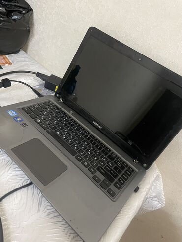 Ноутбуки и нетбуки: Ноутбук, Toshiba, 4 ГБ ОЗУ, Intel Core i3, 14 ", Б/у, Для несложных задач, память HDD + SSD