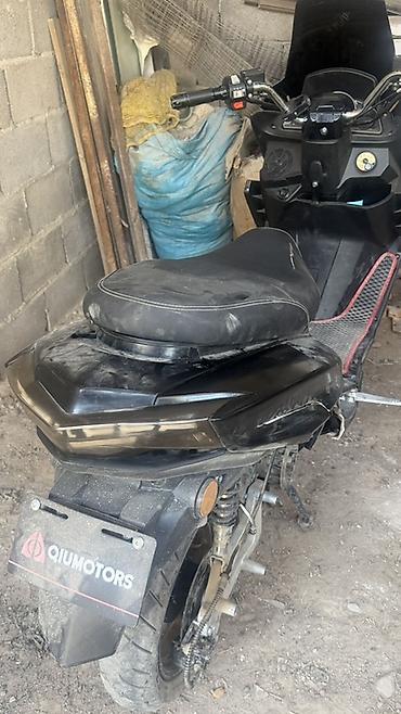 2107 2106: Скутер QJUMOTORS, черный, городской класс. Характеристики и — 4