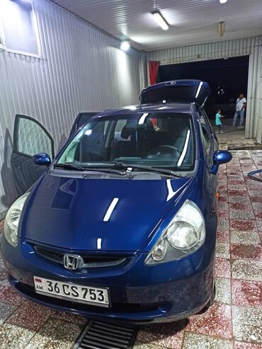 адисей машына: Honda Jazz: 2002 г., 1.3 л, Механика, Бензин