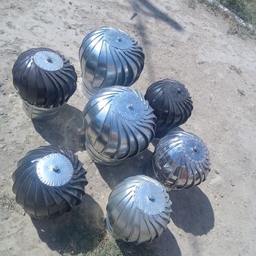 Divar kağızları: Turbinə bənzər fırlanan dam ventilyatorları - Material: galvanizli