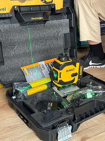 Лазерные уровни: Лазерный нивелир с зеленым лучом в комплекте с защитным оранжевым — 10