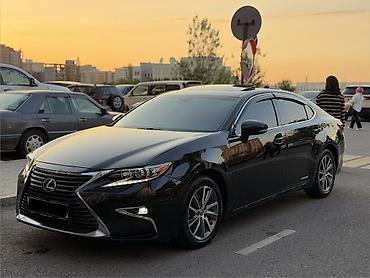 Lexus ES: 2017 г., 2.5 л, Вариатор, Гибрид, Седан