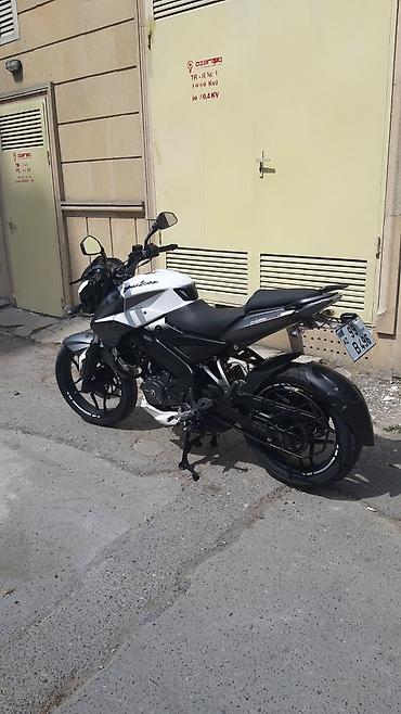 Motosikletlər: Bajaj pulsar ns 200 2019 il buraxılş 2020 il alış. 994 km yürüş. Qaraj — 23