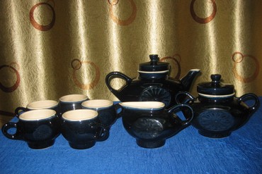 кофейный сервиз: Чайный или кофейный сервиз (глиняный). Чайник, сахарница, сливочница и