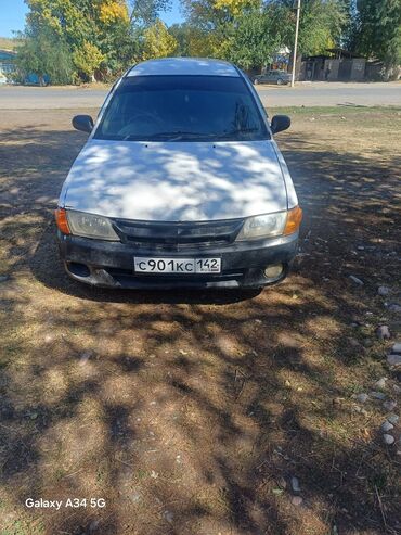 срочно продаю в связи с переездом: Nissan : 2001 г., 1.5 л, Автомат, Бензин, Универсал