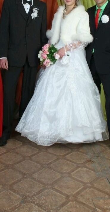 свадебный букет: Свадебное платье +желетка размер 48