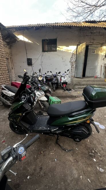 Скутеры: Тип скутера 150 куб. см, Бензин, Б/у — 4