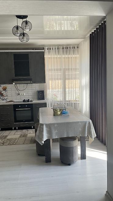 Продажа коттеджей и домов: 🏡 **СРОЧНО ПРОДАЁТСЯ ДОМ!** 📍 Район ж/м Арча Бешик 🏠 180 м² | 🌿 4 — 11