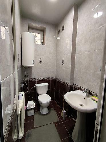 Дома: Продаю 2-х этажный дом в районе Кызыл Аскера. Участок угловойна — 6