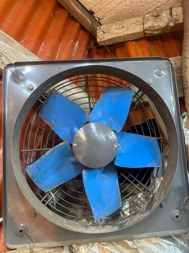 вытяжка кухонная 1000 кубов: Sənaye tipli divar/çıxarış ventilyatoru - Korpus: metal kvadrat
