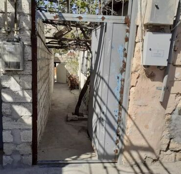 güneşlide heyet evleri: Biləcəri 2 otaqlı, 200 kv. m, Təmirsiz
