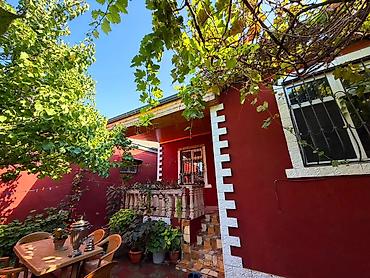 oguz ev: Həyətyanı sahəsi olan 4 otaqlı ev 🏡 TƏCİLİ SATILIR! ƏŞYALI 4 OTAQLI — 7
