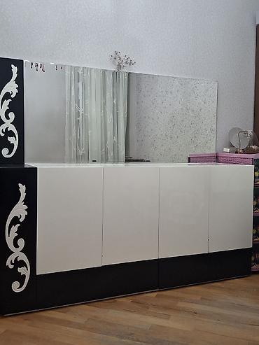 İşlənmiş, 4 qapılı, Güzgülü, Ağ, Açılan, Düz dolab