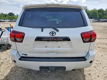 rav4 se: Toyota Sequoia: 2022 г., 5.7 л, Автомат, Бензин — 6