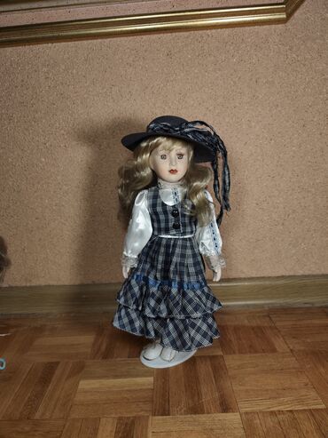 Figure: Set figura, bоја - Šareno, Upotrebljenо — 5