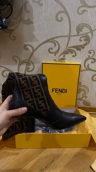 Çəkmələr: Fendi Roma qadın çəkmələri - Model: Nazik dabanlı, sivri burunlu — 8
